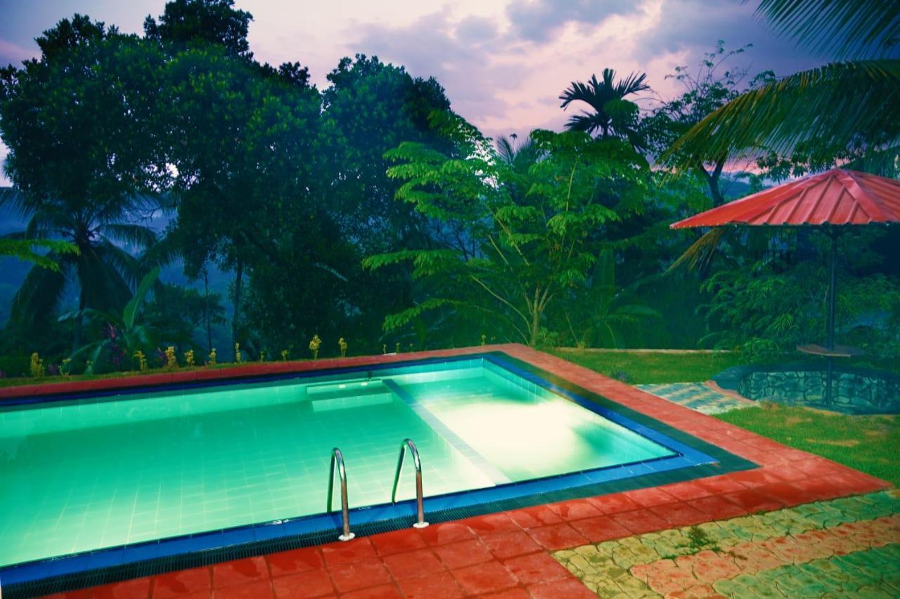 Discovery Resort Ratnapura Esterno foto