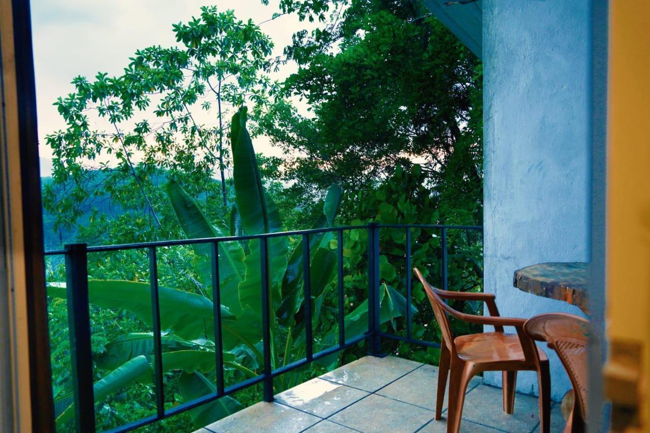 Discovery Resort Ratnapura Esterno foto