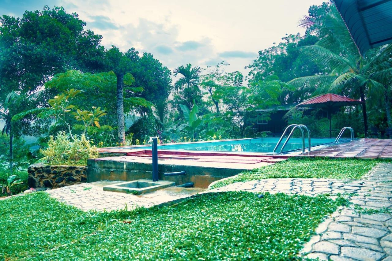 Discovery Resort Ratnapura Esterno foto