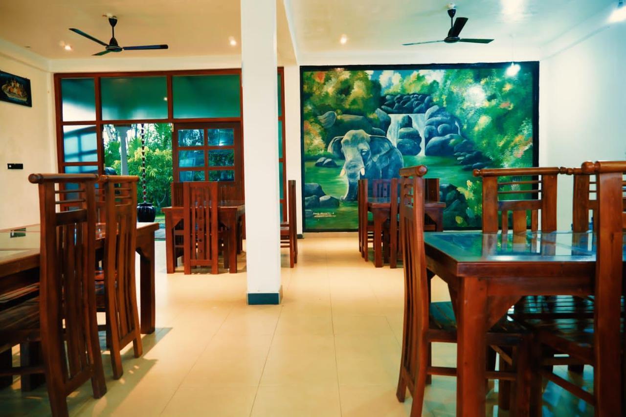 Discovery Resort Ratnapura Esterno foto