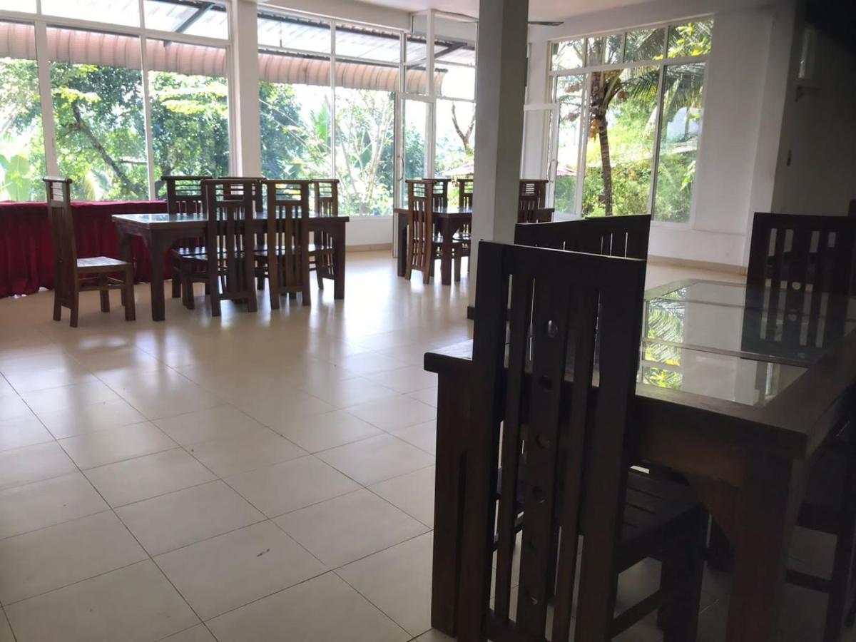 Discovery Resort Ratnapura Esterno foto